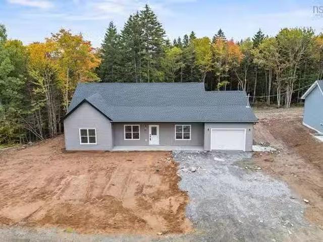 House for sale in Lakelands, Hants County