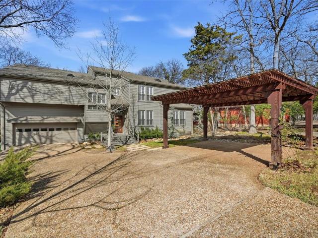 House for sale in Pottsboro, Texas
