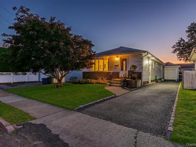 House for sale in Bethpage, Nassau County