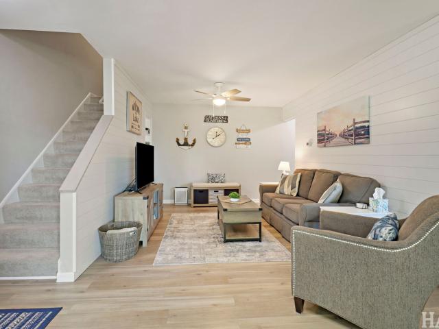 Townhouse for sale in Fox Lake, Lake County