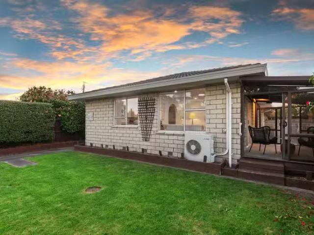 House for sale in Chaslands, Canterbury
