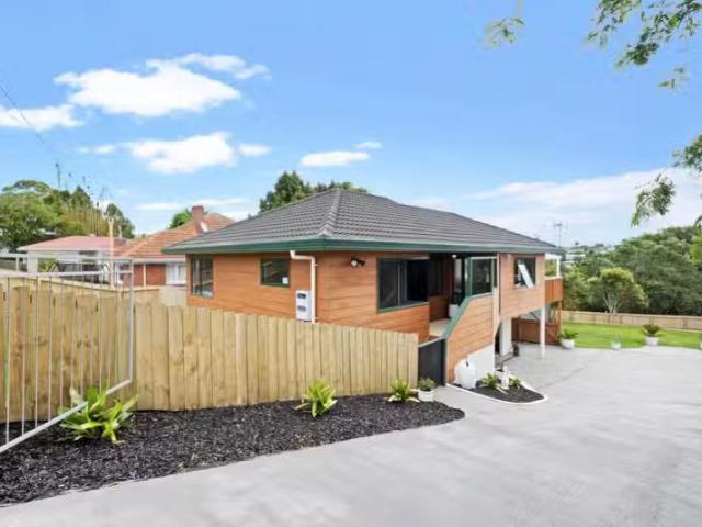 House for sale in Oratia