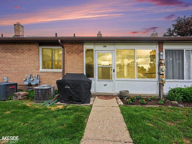 Condo for sale in Sterling Heights, Michigan
