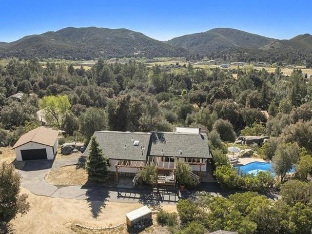House for sale in Pine Valley, California