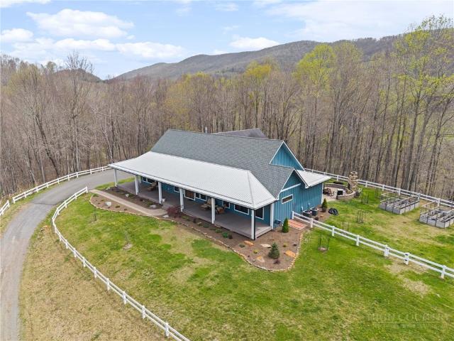 House for sale in Todd, North Carolina