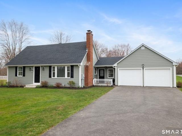 House for sale in Suffield, Connecticut