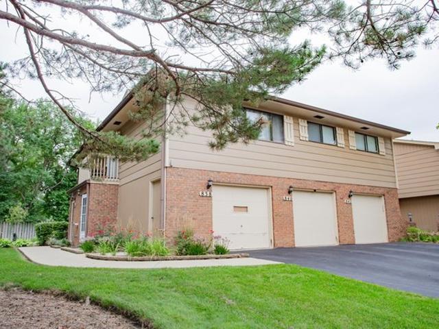 Townhouse for sale in Schaumburg, Illinois