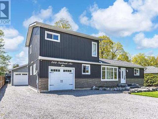 House for sale in Georgina House for sale in Georgina