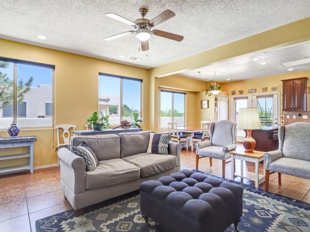 House for sale in Santiago, Bernalillo