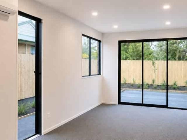 Townhouse for rent in Heathcote, Canterbury