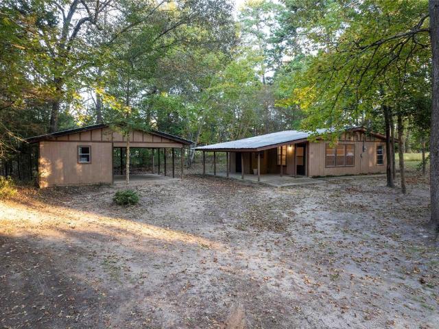 House for sale in Ben Wheeler, Texas