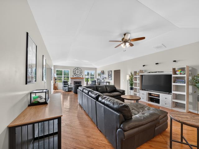 House for sale in Mchenry, Illinois