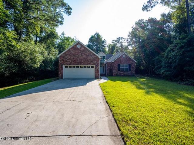 House for sale in Diamondhead, Mississippi