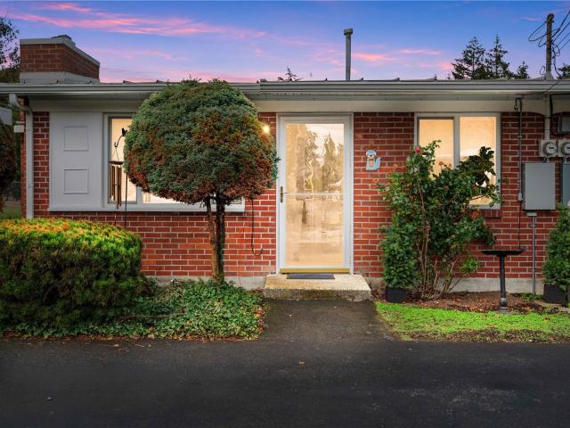 Condo for sale in Lochburn Apatments, Lakewood