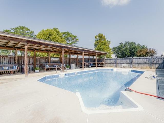 House for sale in Laurel Hill, Florida