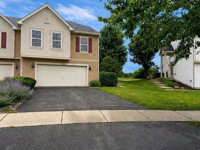 Townhouse for sale in Mchenry, Illinois