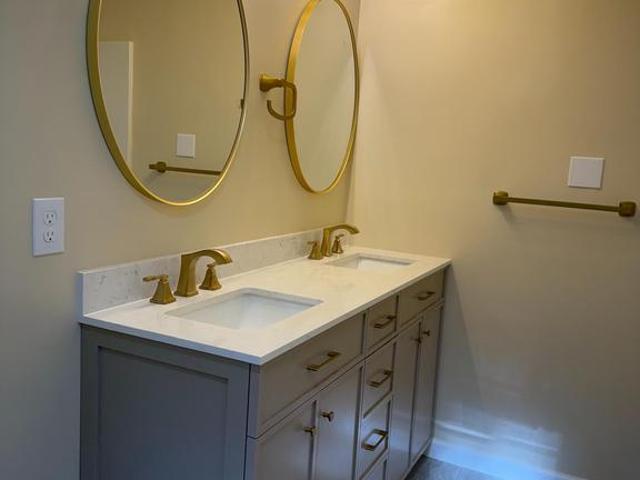 House for sale in Woodford