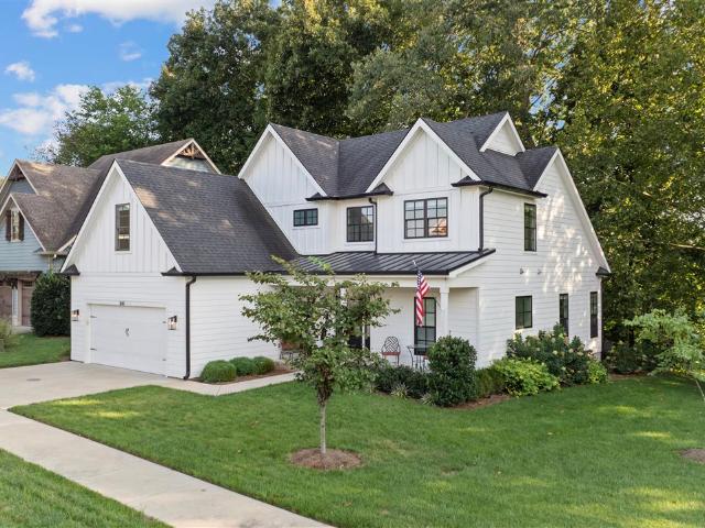 House for sale in Bowling Green, Warren County