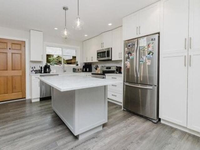 Townhouse for sale in Gibsons, British Columbia