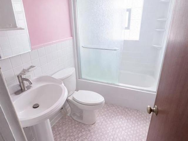 House for sale in Teaneck, New Jersey