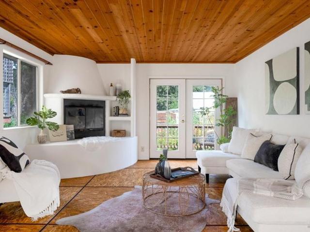 House for sale in Mirabel Heights, Forestville