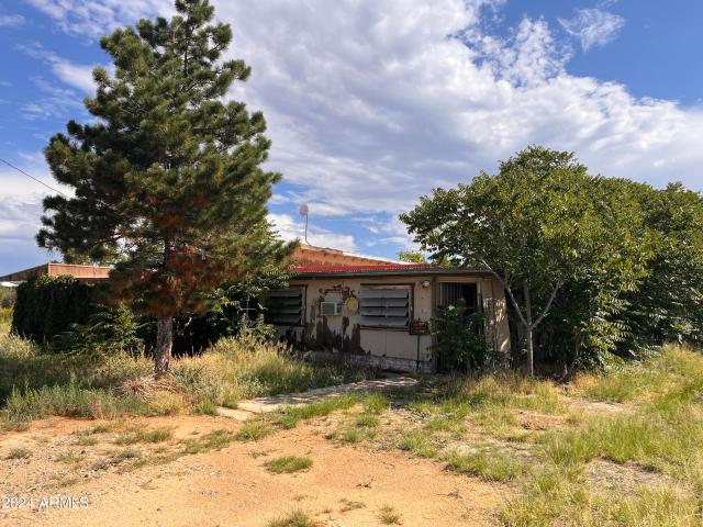 House for sale in Kirkland, Arizona