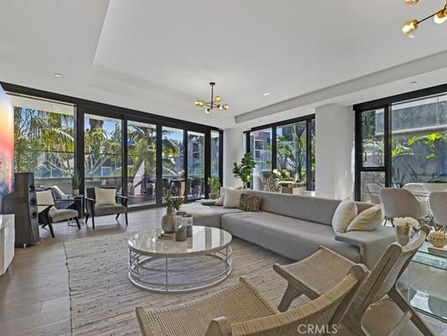 Condo for sale in Canoga Park, California