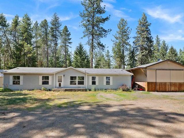 House for sale in Chattaroy, Washington