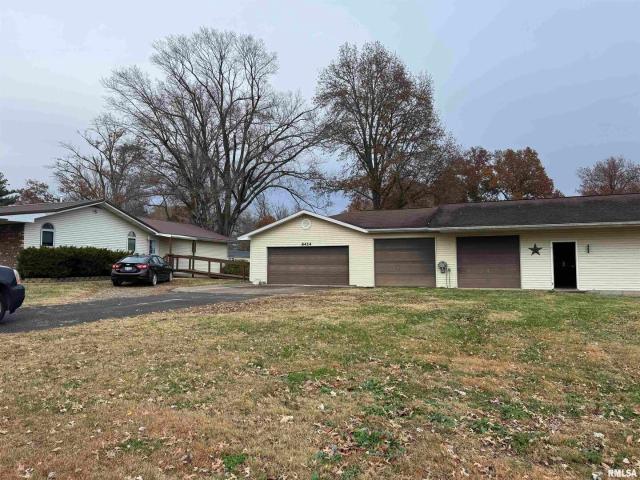 House for sale in Thompsonville, Illinois