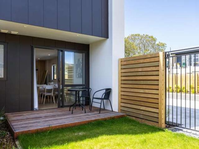 House for sale in Chaslands, Canterbury