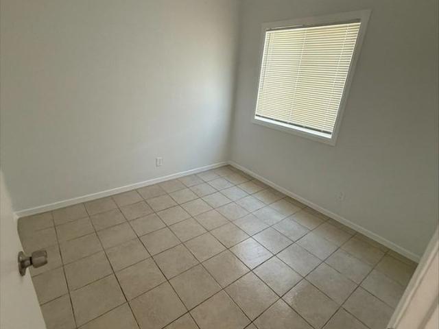 Apartment for rent in Long Beach, California