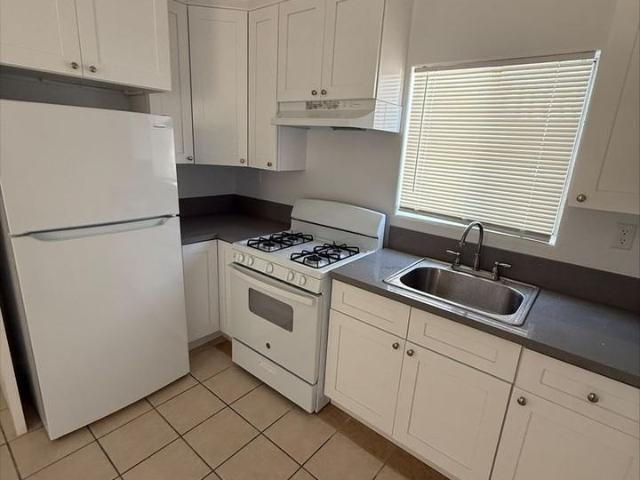 Apartment for rent in Long Beach, California