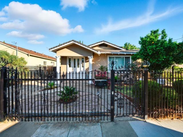 House for sale in Luna Park, San Jose