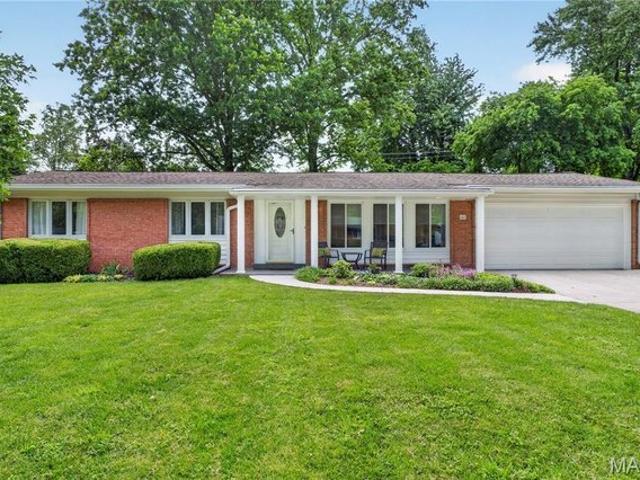House for sale in Creve Coeur, Missouri