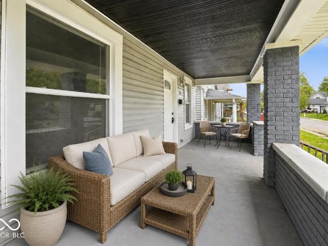 House for sale in Near Eastside, Camby