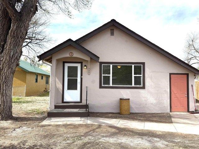 House for sale in Hot Springs, Fall River County