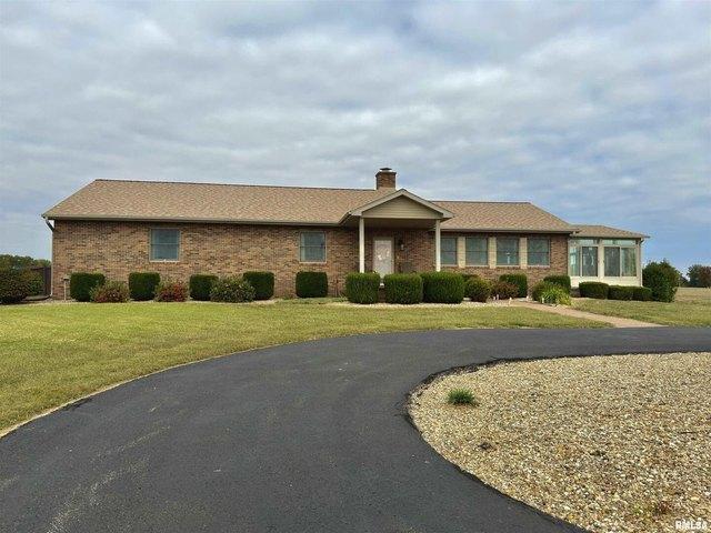House for sale in Carmi, Illinois