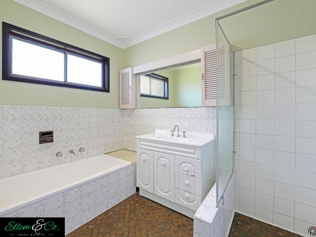 House for sale in Oak Flats Dc