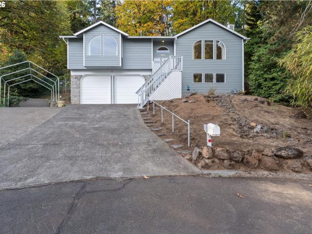 House for sale in Gladstone, Clackamas County