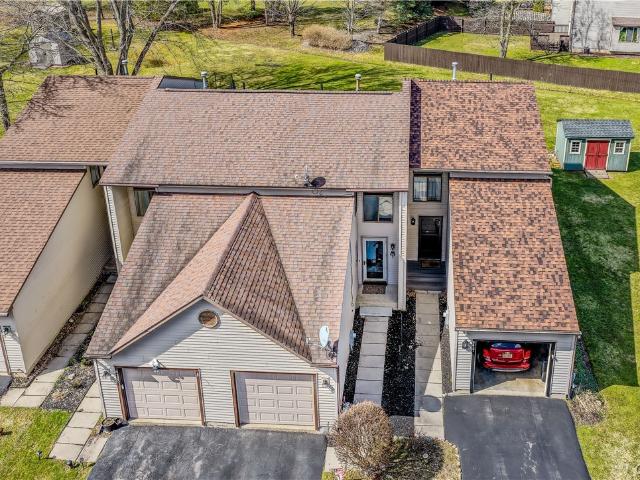 Townhouse for sale in Clay, New York