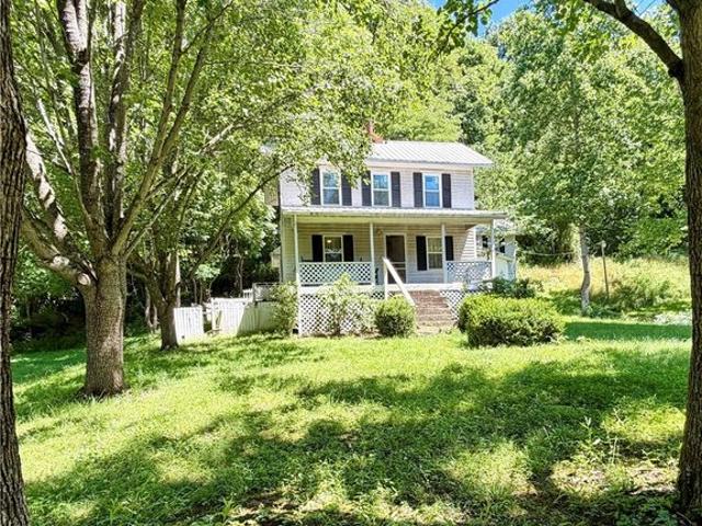House for sale in Ravenswood, West Virginia