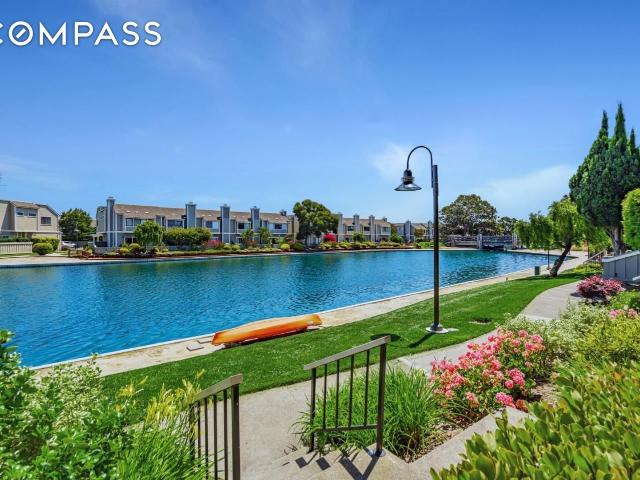 Townhouse for sale in Foster City
