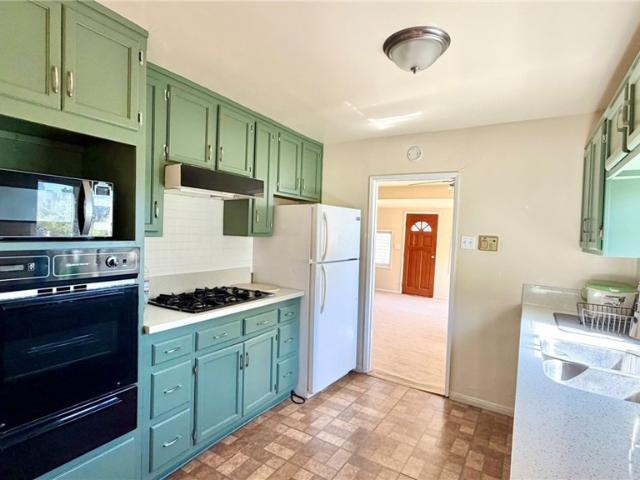 Townhouse for sale in Canoga Park, California