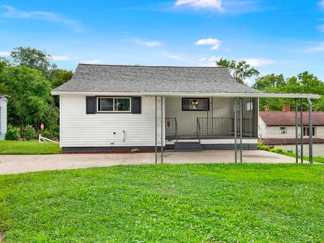 House for sale in Vanderbilt, Pennsylvania