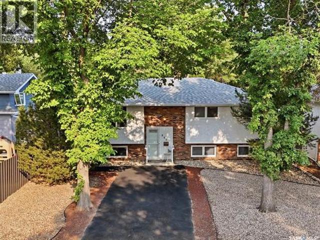 House for sale in Walsh Acres, Regina
