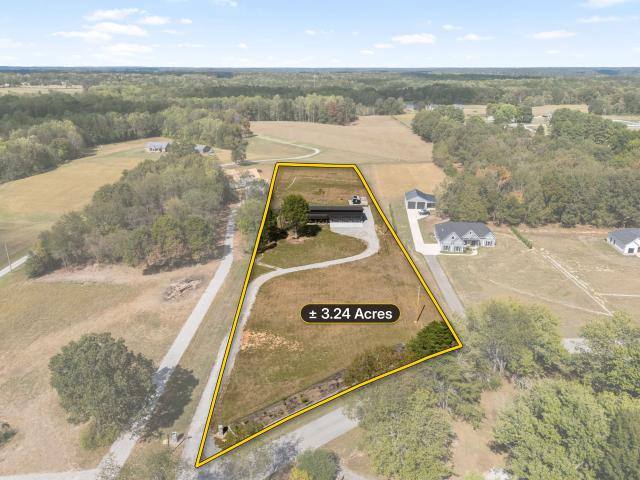 House for sale in Lake Hills, Tullahoma