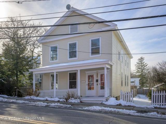 Townhouse for sale in Hudson, New York
