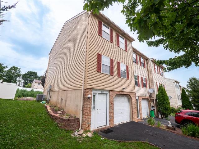 Townhouse for sale in Lehigh, Pennsylvania