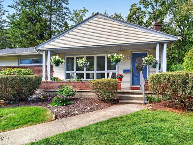 House for sale in Niskayuna, New York