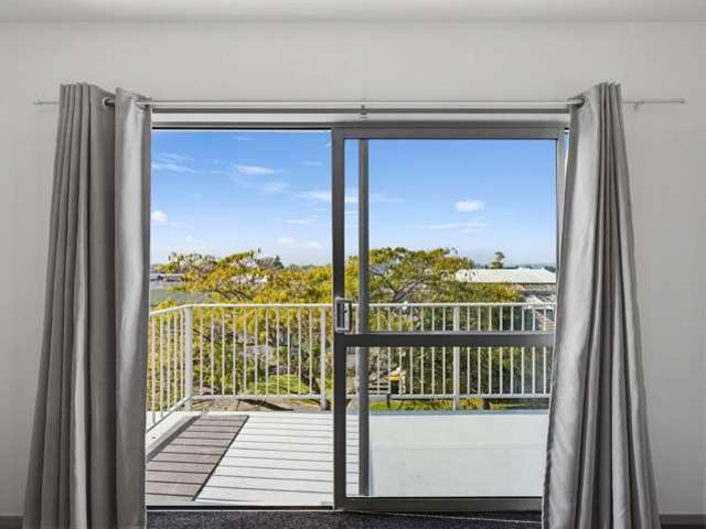 Apartment for sale in Chaslands, Canterbury